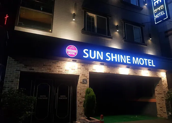 Sunshine Motel *